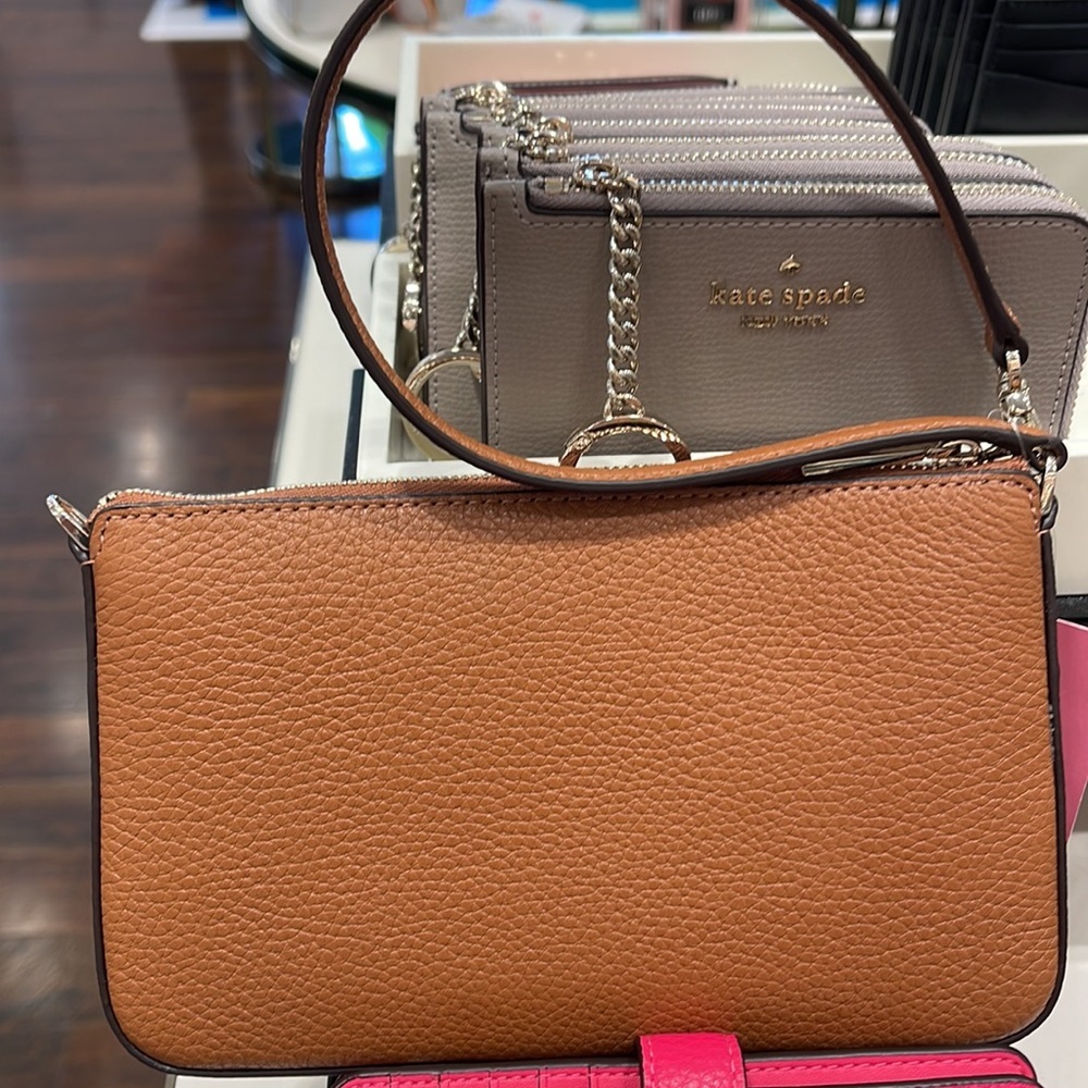 Kate Spade Leila Pebble Leather Convertible Wristlet Wallet Clutch
Warm Gngrbrd - Picture 4 of 16